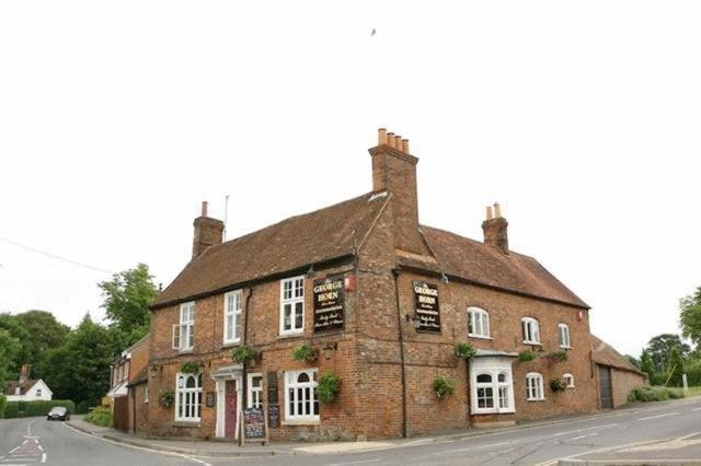 Отель The George & Horn Near Newbury Kingsclere Экстерьер фото