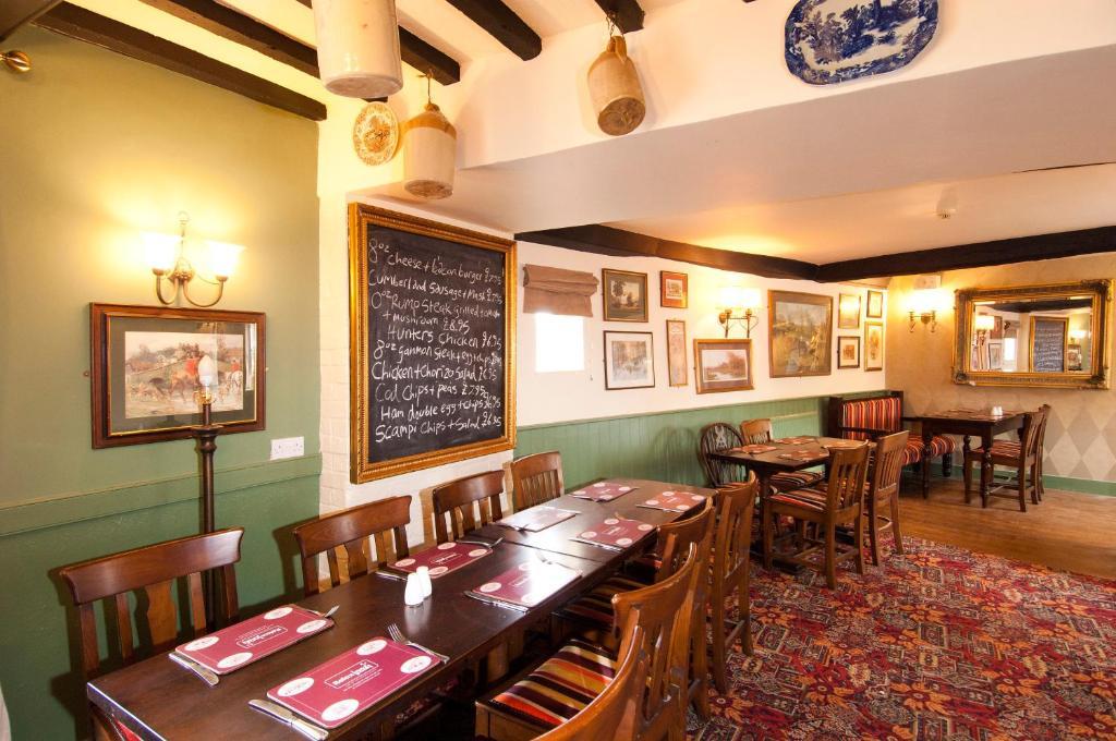 Отель The George & Horn Near Newbury Kingsclere Экстерьер фото