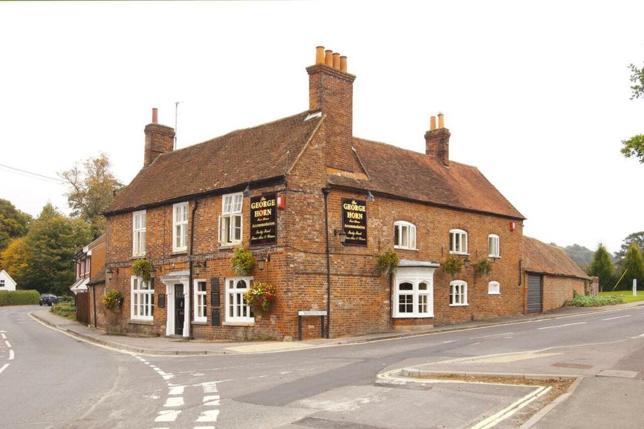 Отель The George & Horn Near Newbury Kingsclere Экстерьер фото