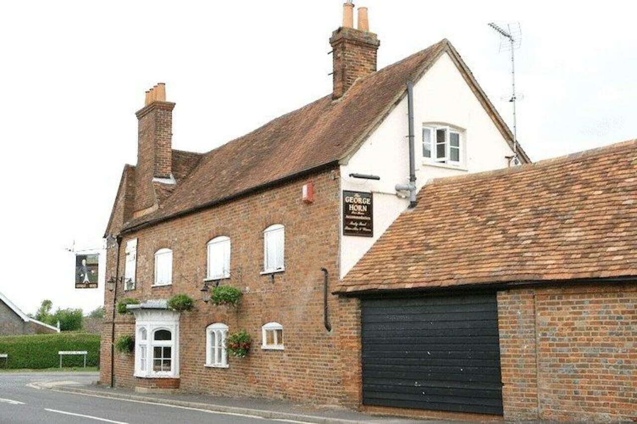 Отель The George & Horn Near Newbury Kingsclere Экстерьер фото